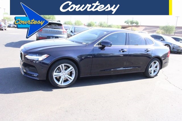 2017 Volvo S90