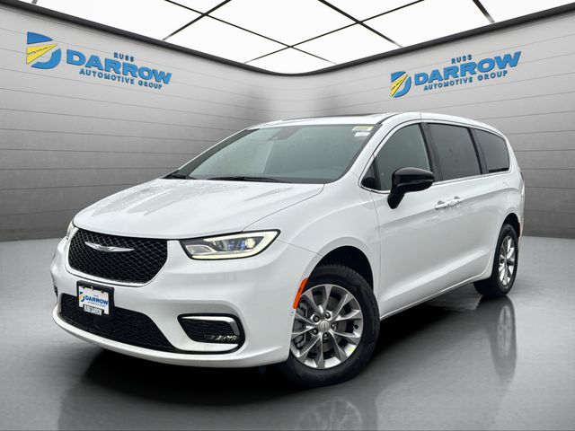 2026 Chrysler Pacifica Select's photo