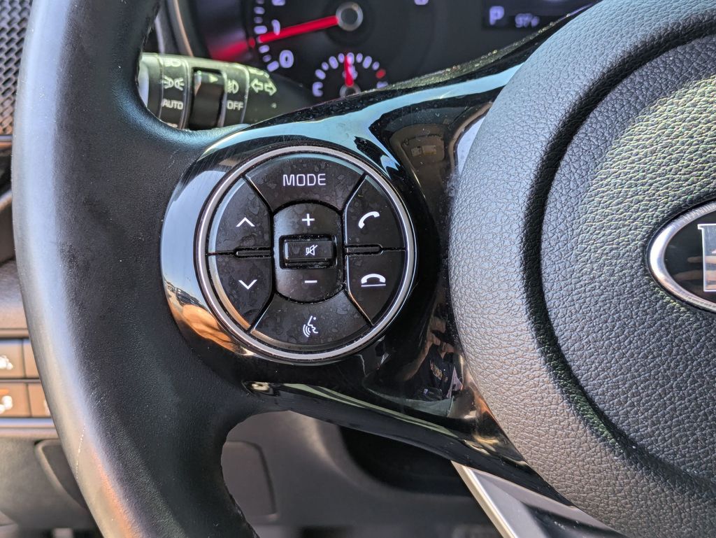 2020 Kia Soul EX photo 16