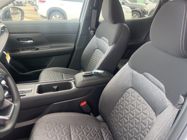 2026 Nissan Kicks SV photo 4