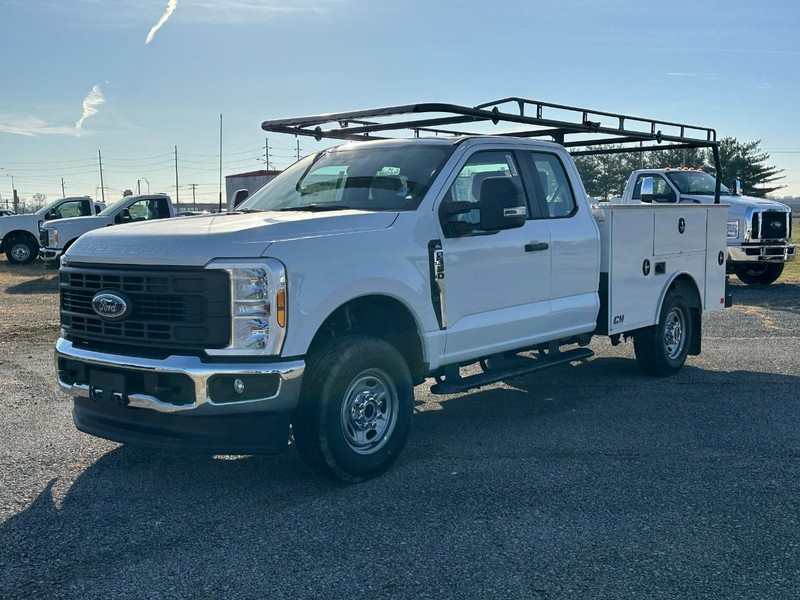 2026 Ford F-350 Super Duty XL's photo