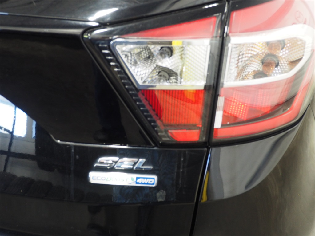 Used 2018 Black Ford SEL image 25