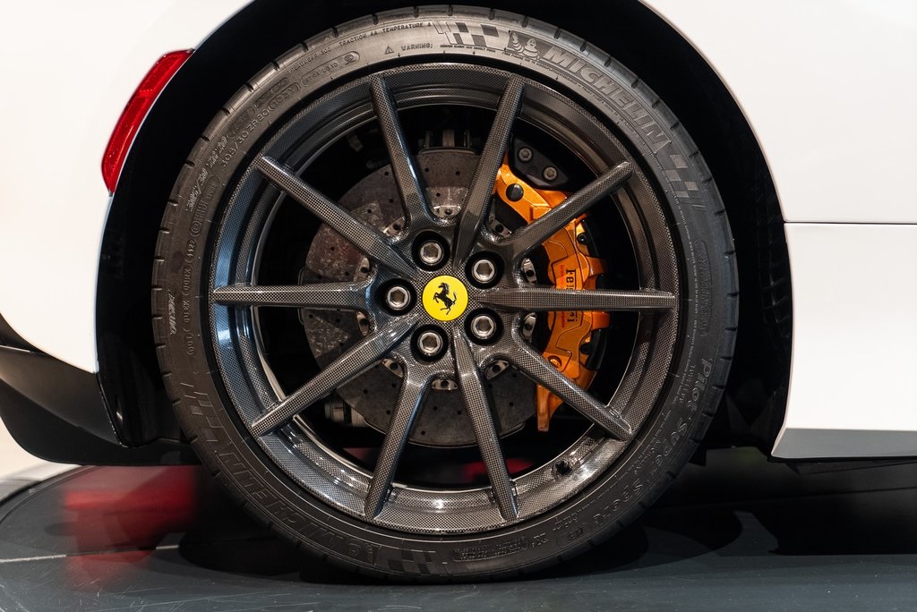 2023 Ferrari F8 Spider Base photo 15