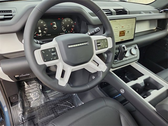 2025 Land Rover Defender 110 S photo 14