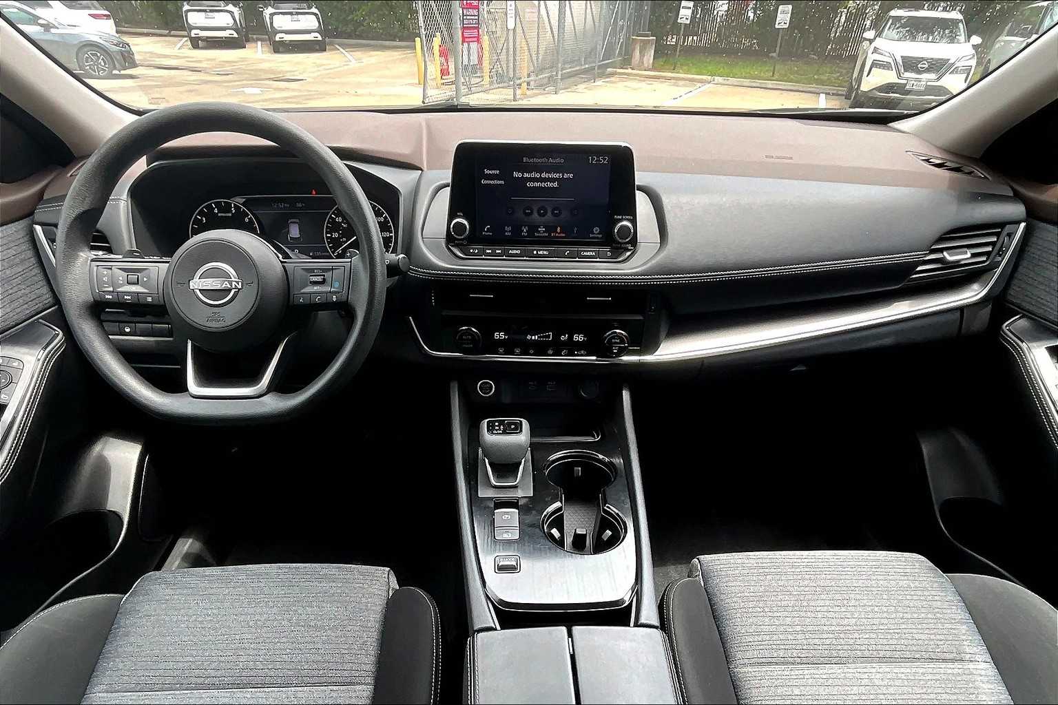 2023 Nissan Rogue SV photo 13