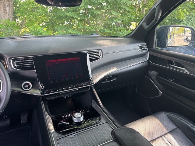 2024 Jeep Wagoneer Series II photo 30