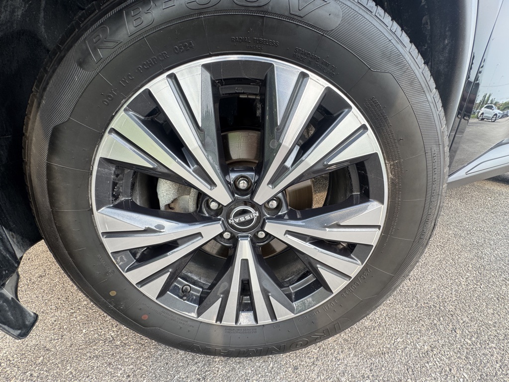 2023 Nissan Rogue SV photo 4