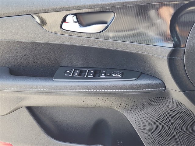 2022 Kia Forte GT-Line photo 16
