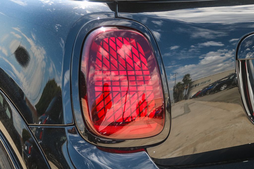 2026 Mini Cooper Convertible Iconic photo 11