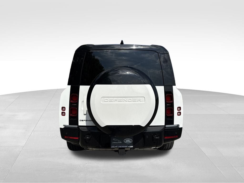2025 Land Rover Defender 130 X-Dynamic SE photo 7