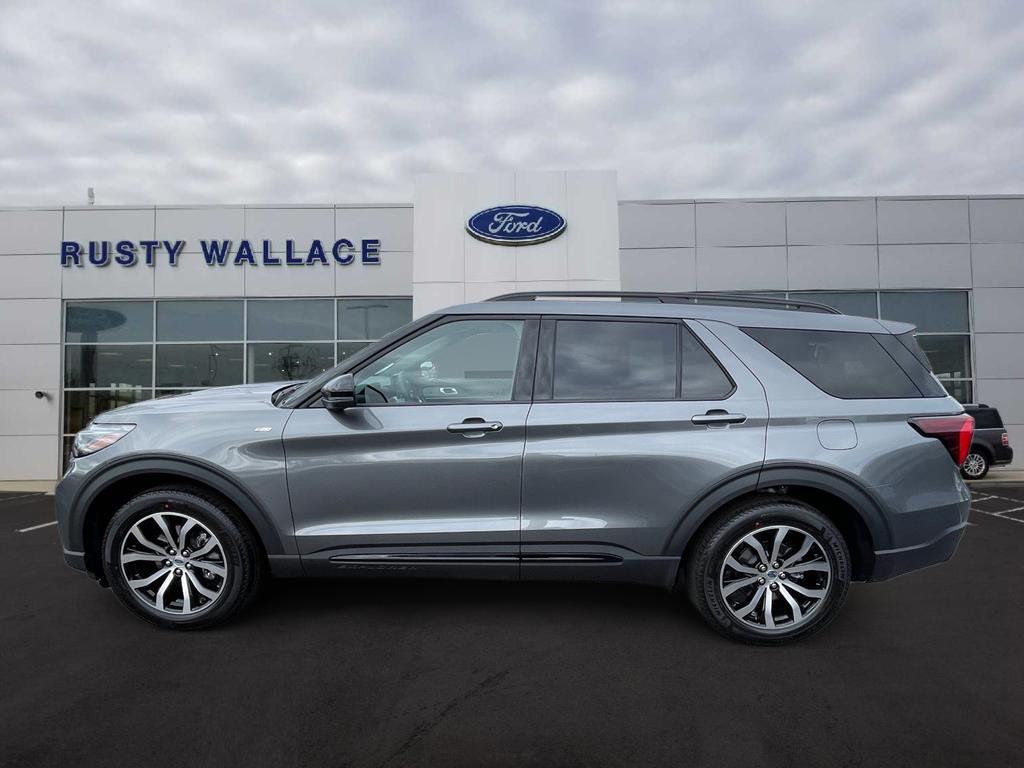 2026 Ford Explorer ST-LINE's photo