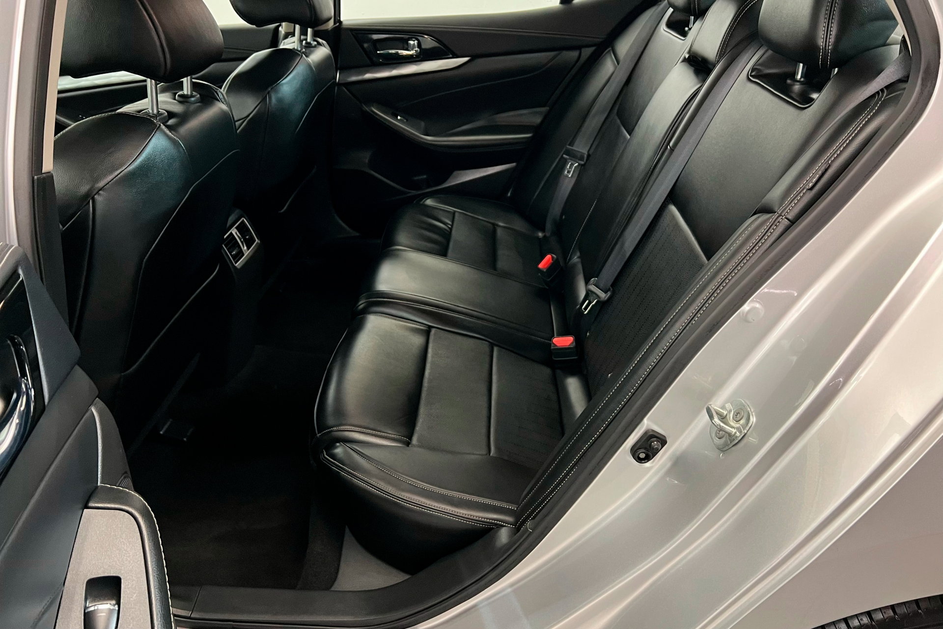2023 Nissan Maxima SV photo 21