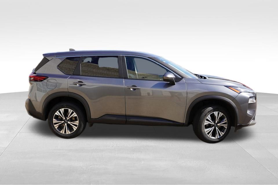 2023 Nissan Rogue SV photo 3