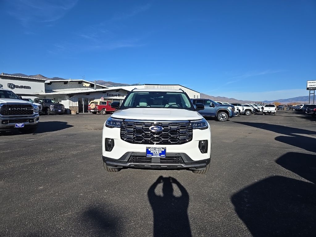 2026 Ford Explorer Platinum photo 2