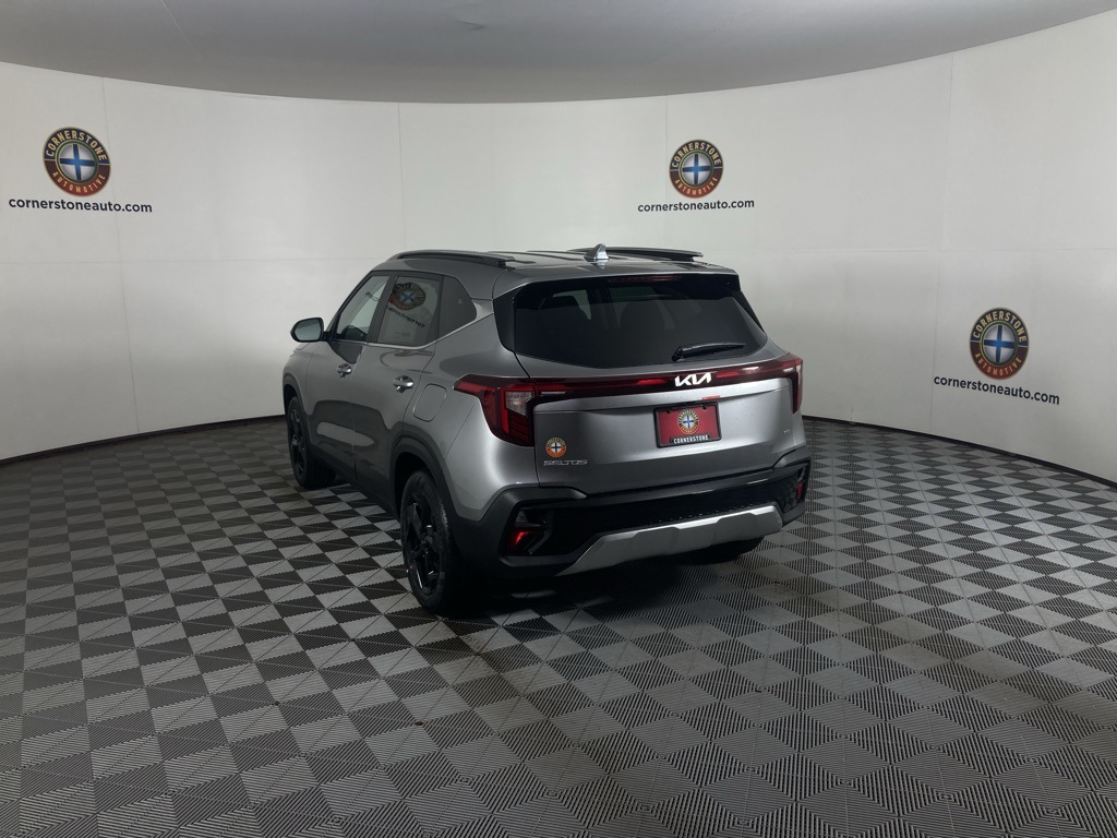 2026 Kia Seltos EX photo 7