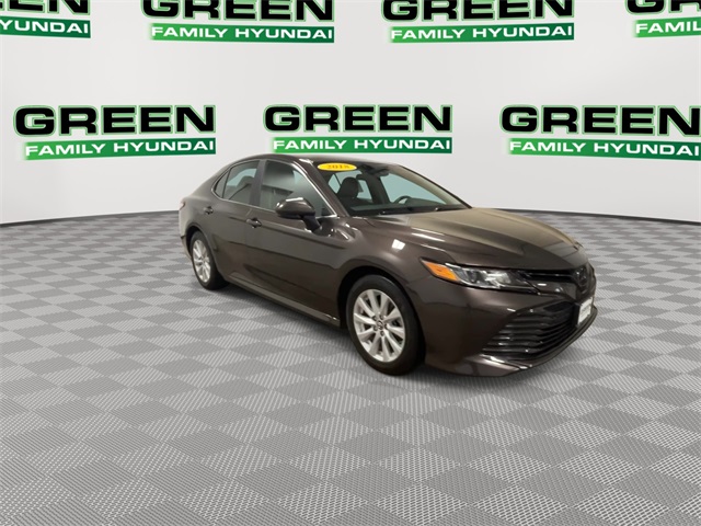 2018 Toyota Camry SE XLE photo 2
