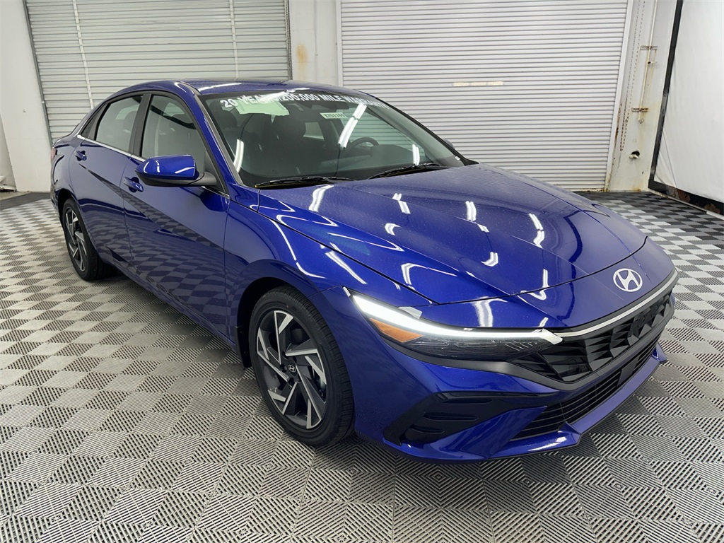 2025 Hyundai Elantra SEL Convenience photo 7