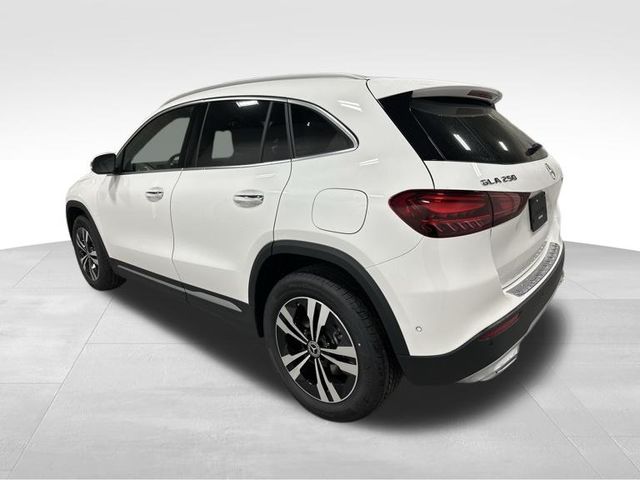 2026 Mercedes Benz GLA 250 4MATIC photo 4