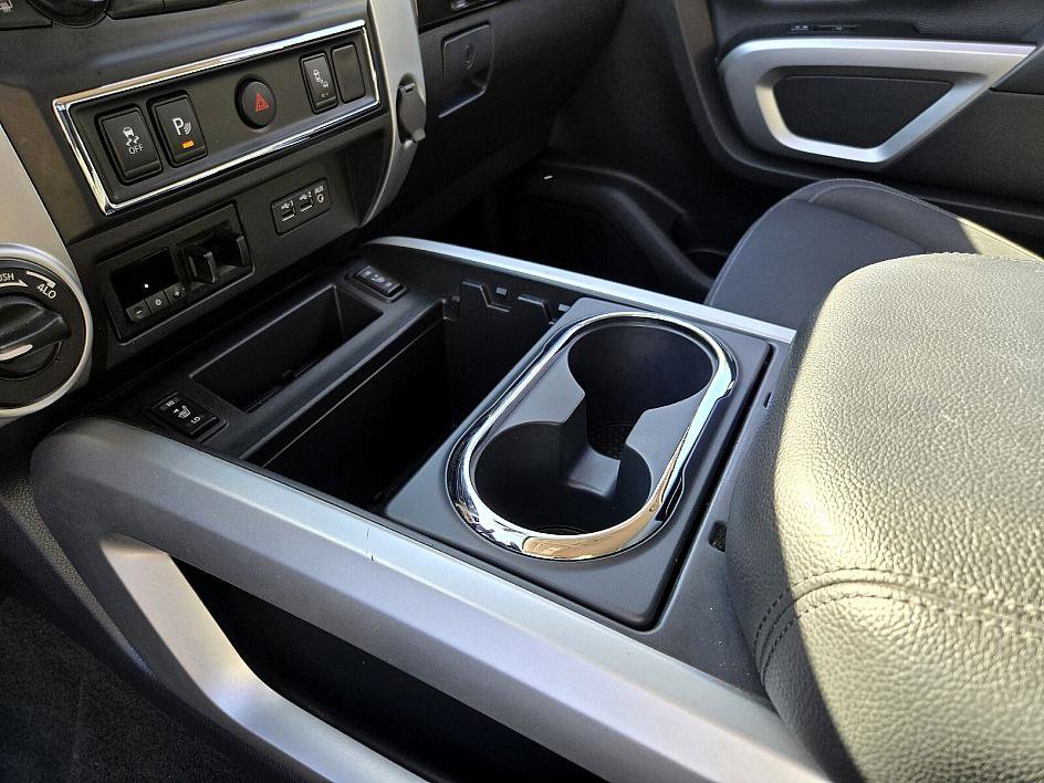 2019 Nissan Titan SV photo 15