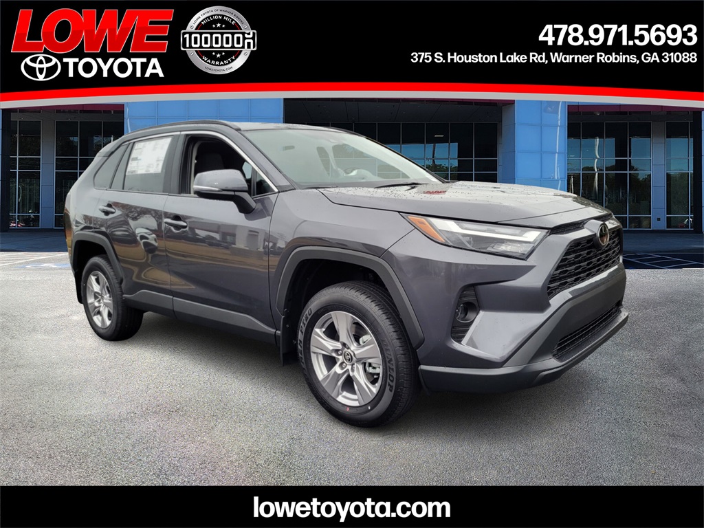 2025 Toyota RAV4 XLE's photo