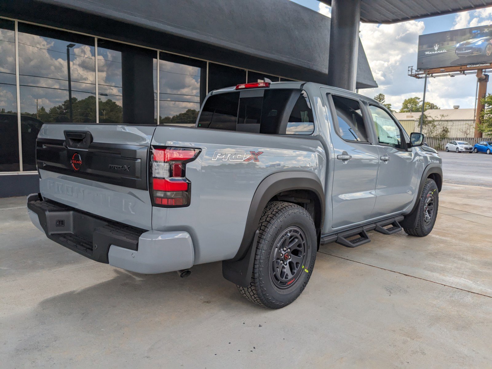 2025 Nissan Frontier Crew Cab PRO-X photo 3