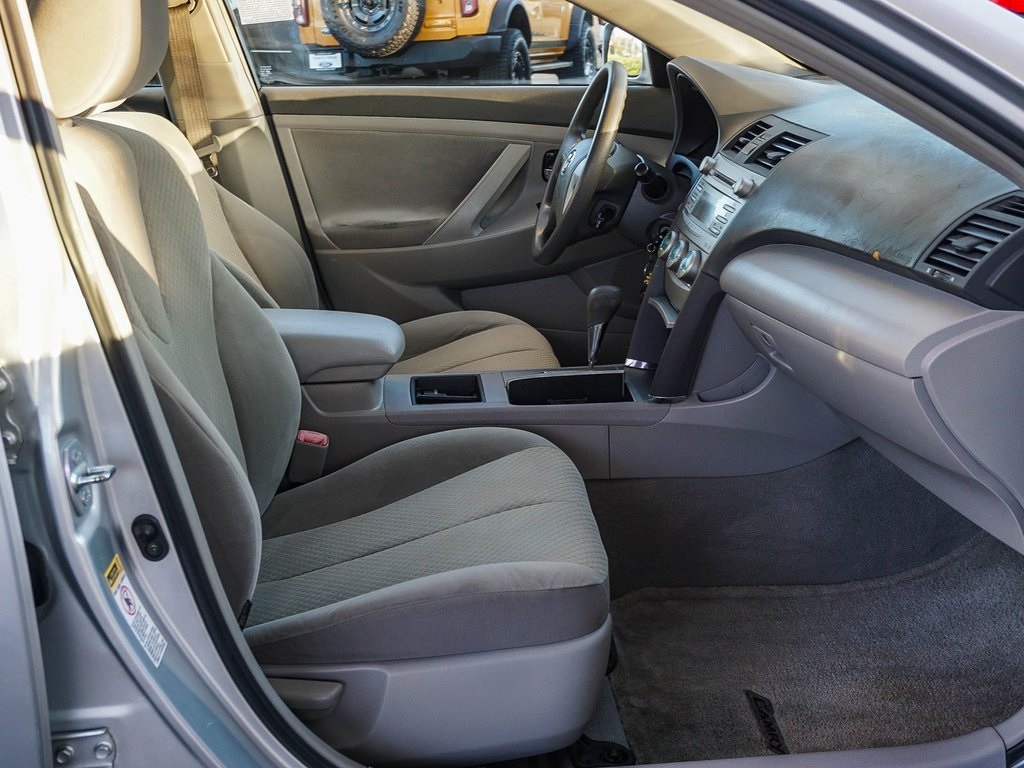 2007 Toyota Camry LE photo 11