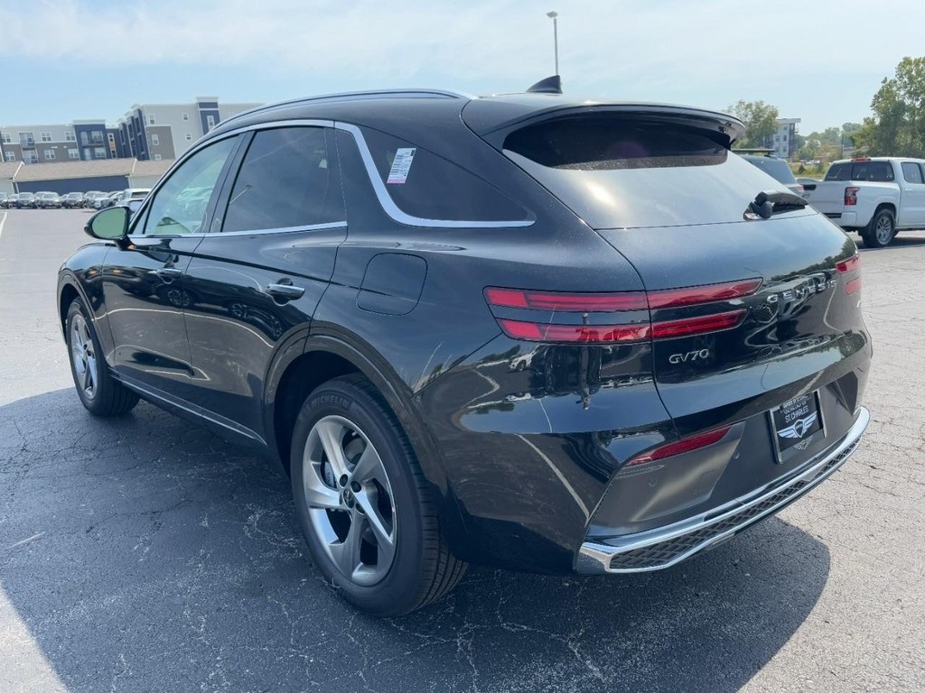 2026 Genesis GV70 2.5T Select photo 5