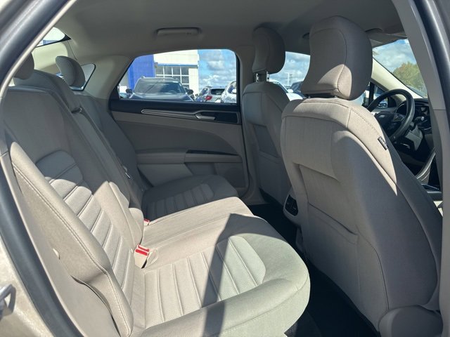 2017 Ford Fusion SE photo 20