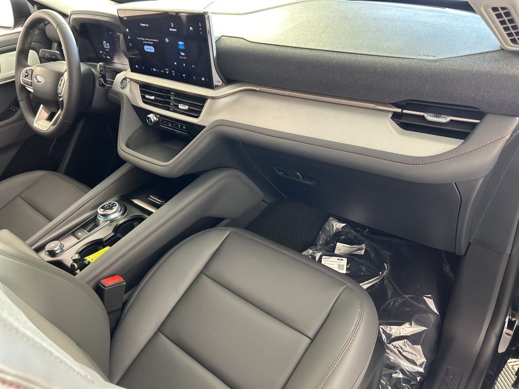 2025 Ford Explorer photo 23