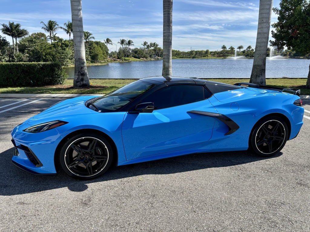 2022 Chevrolet Corvette Stingray 3LT photo 2