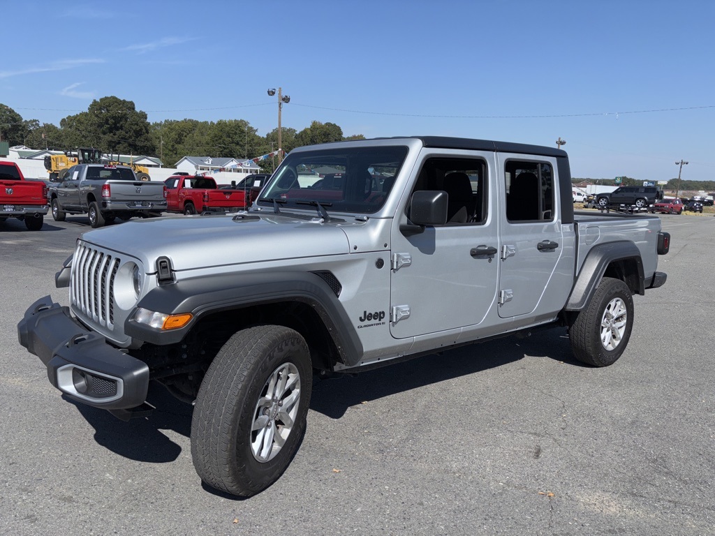 Used 2023 Jeep Gladiator Sport S with VIN 1C6JJTAG5PL593353 for sale in Little Rock