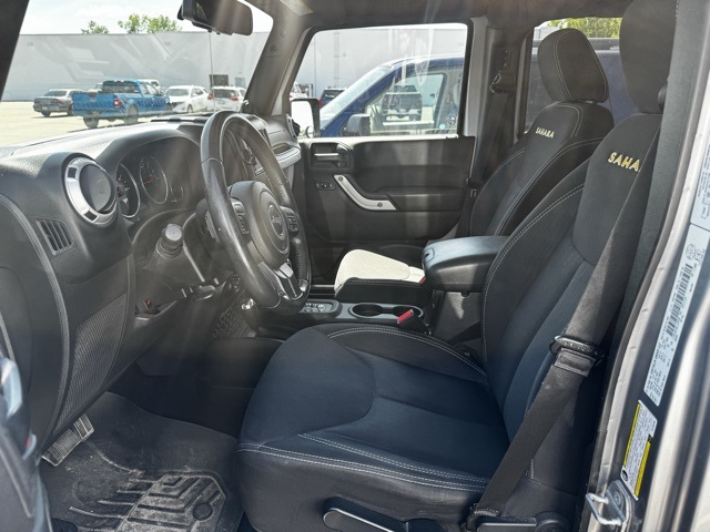 2014 Jeep Wrangler Unlimited Sahara photo 4