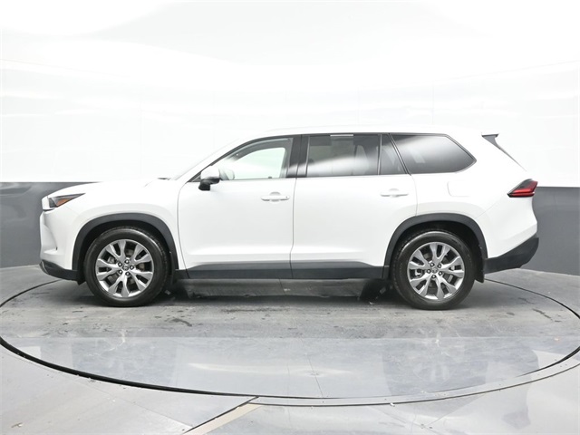 2025 Toyota Highlander Hybrid Limited photo 2