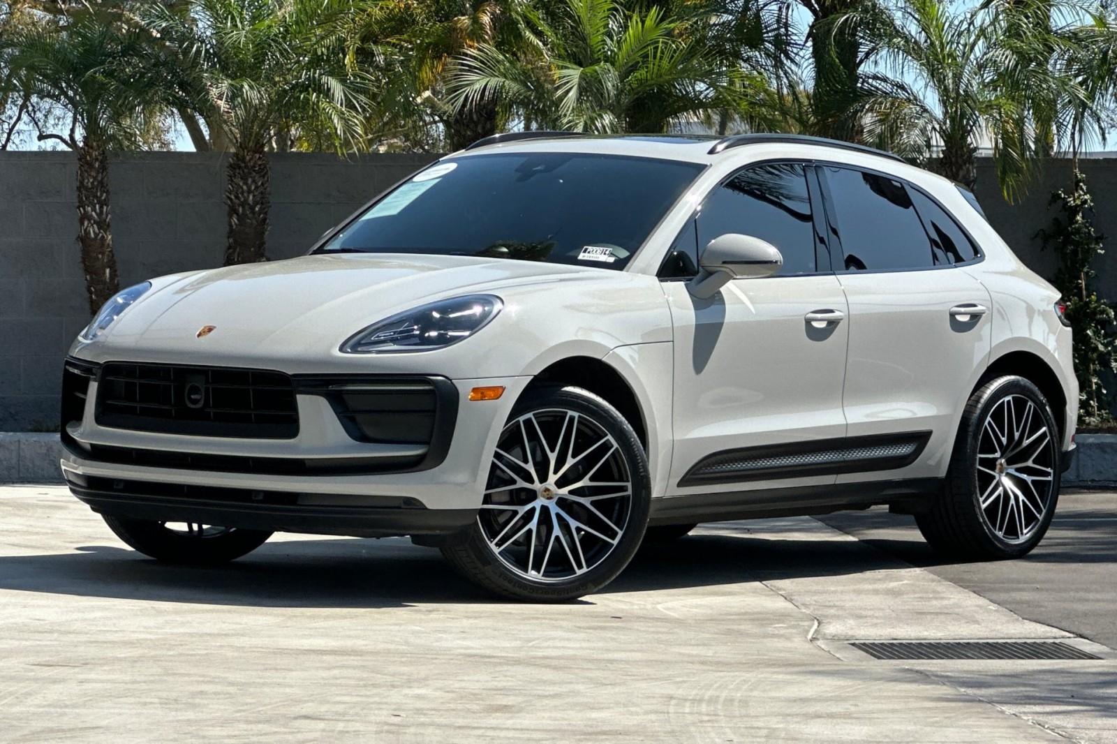 2023 Porsche Macan Base