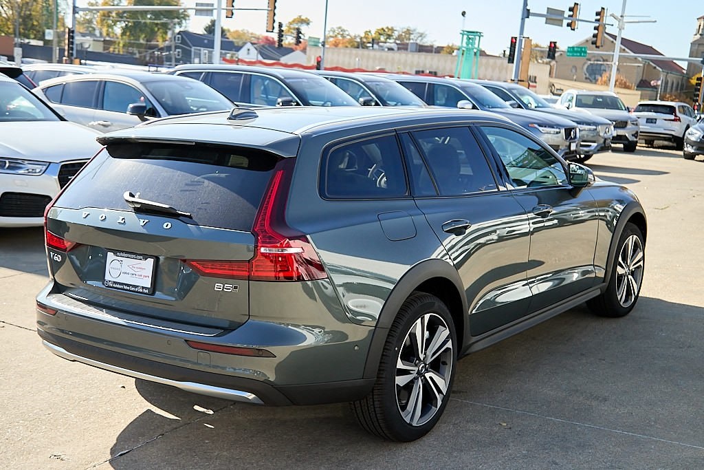 2026 VOLVO V60CC - Image 8