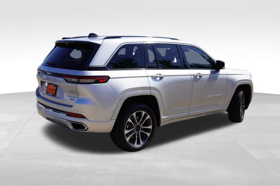 2023 Jeep Grand Cherokee Overland 4xe photo 3