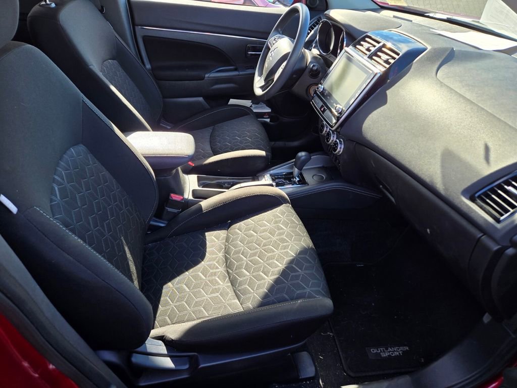 2020 Mitsubishi Outlander Sport ES photo 2