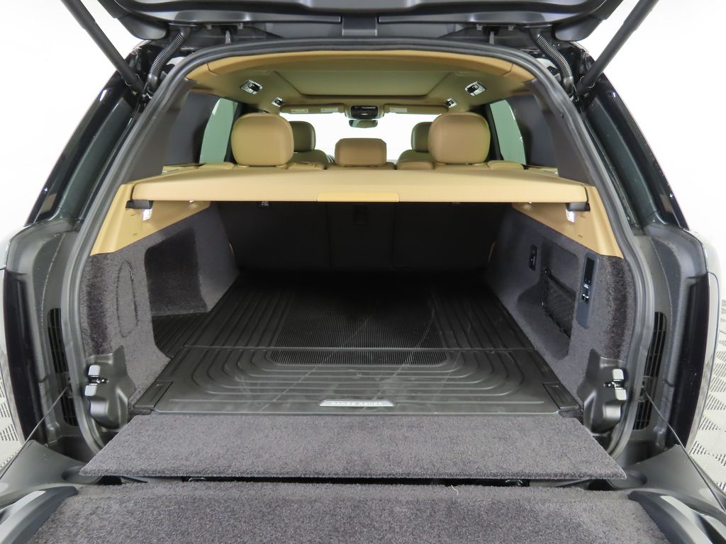 2025 Land Rover Range Rover SE photo 24