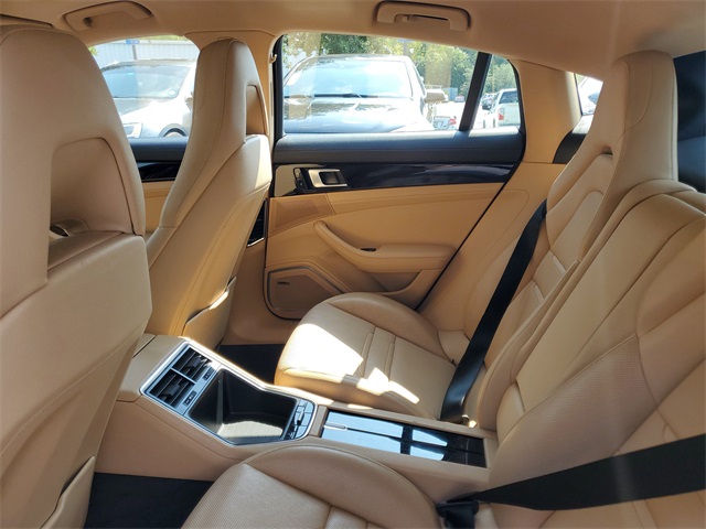2018 Porsche Panamera 4 photo 26