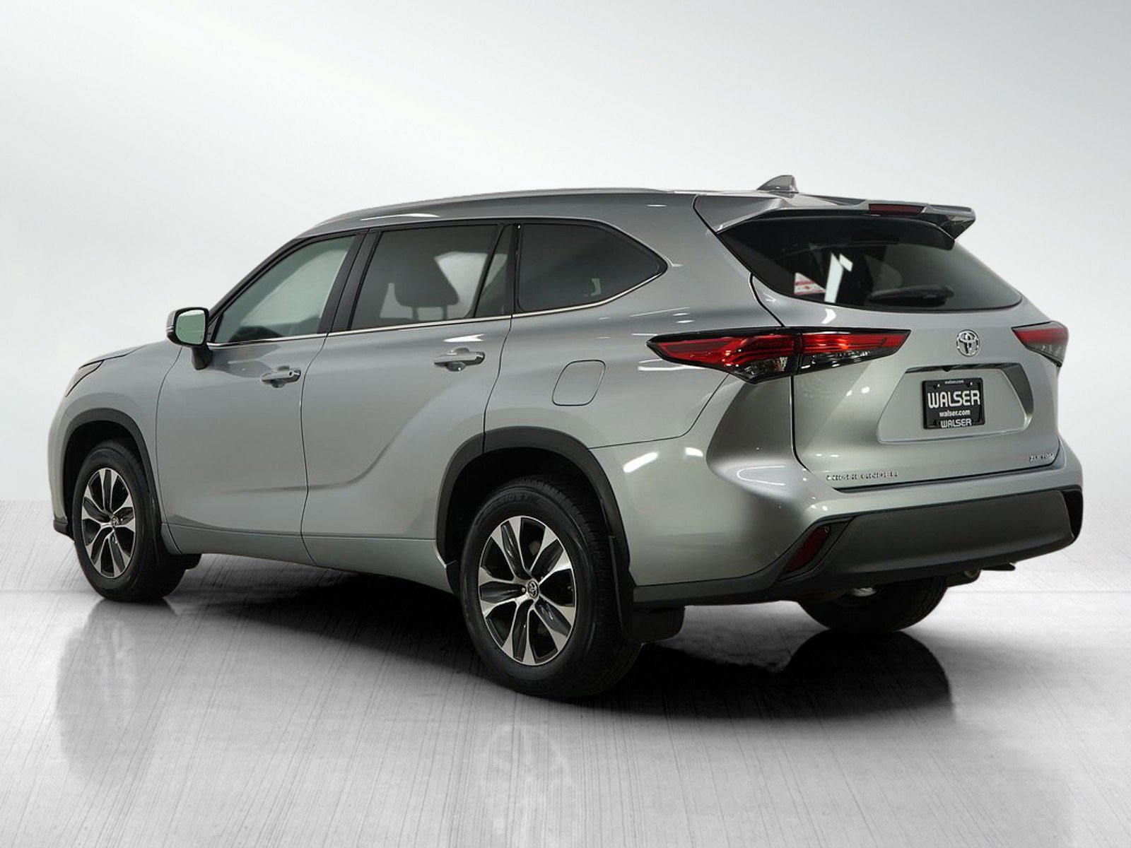2022 Toyota Highlander XLE photo 3