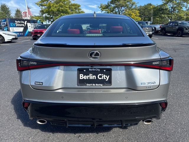 2023 Lexus IS 350 F SPORT photo 4
