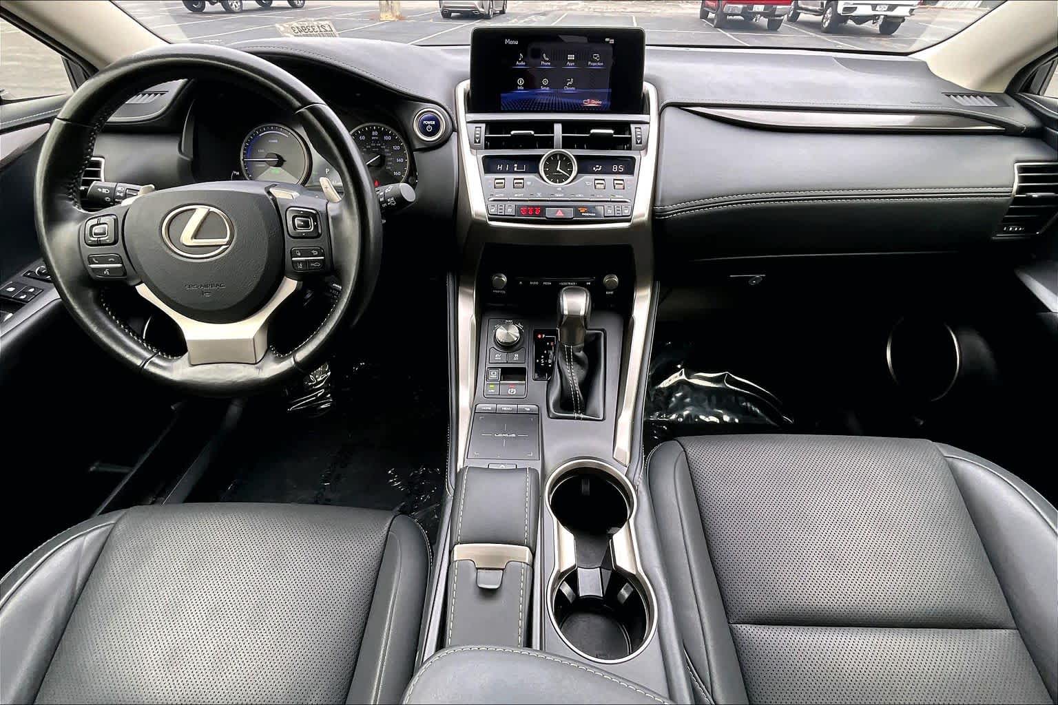 2020 Lexus NX Hybrid 300h - Photo 16