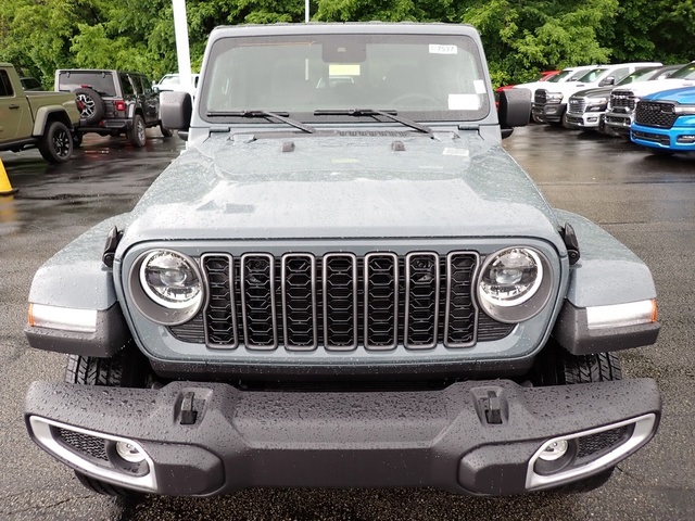 2025 Jeep Gladiator Sport S photo 9