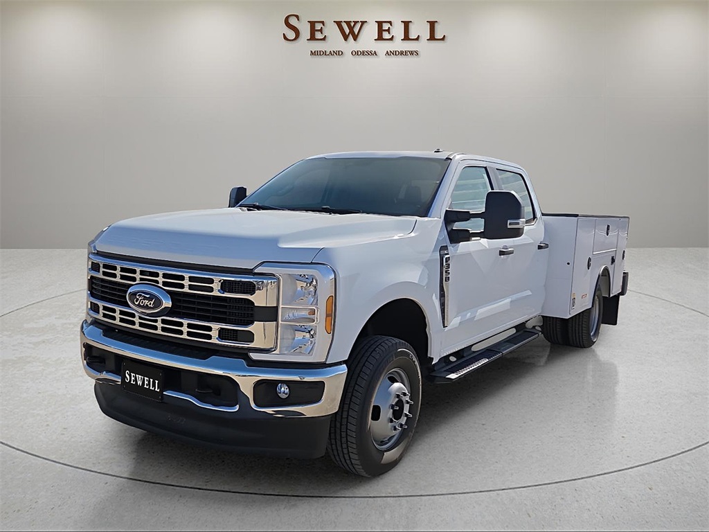 2026 Ford F-350 Super Duty Chassis Cab XL