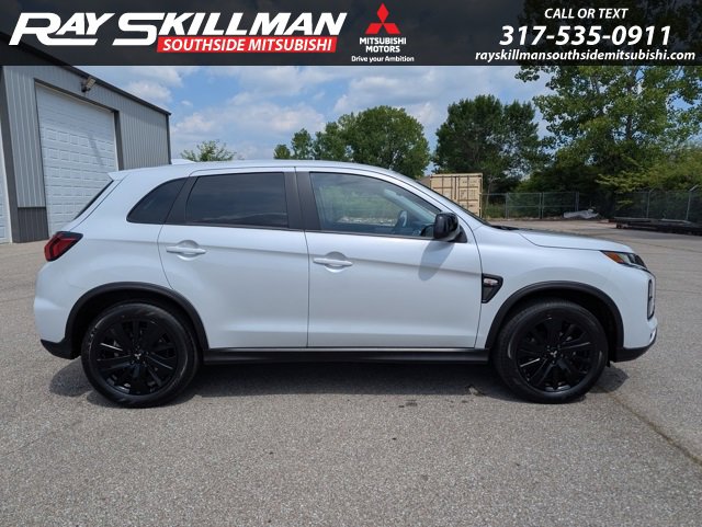 2025 Mitsubishi Outlander Sport LE photo 4