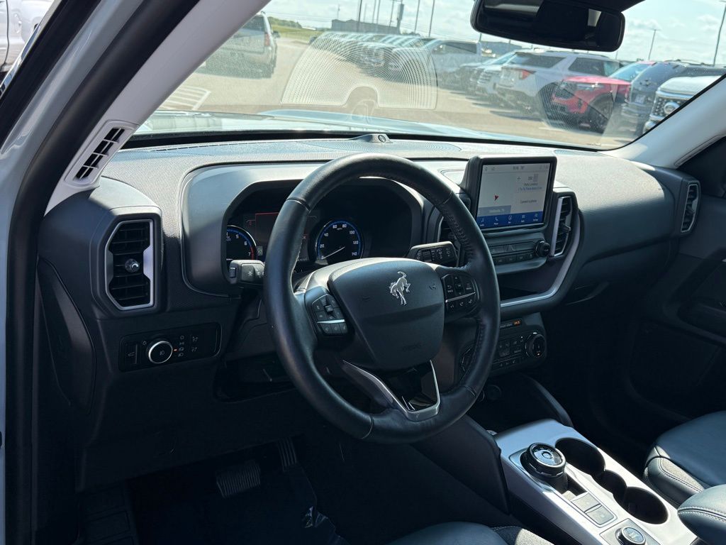 2023 Ford Bronco Sport Outer Banks photo 2