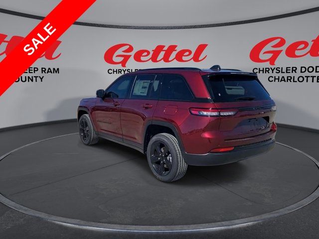 2025 Jeep Grand Cherokee Altitude photo 5