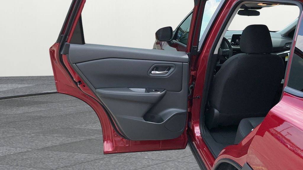 2026 Nissan Rogue SV photo 22