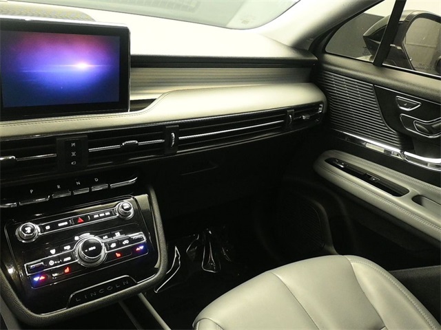 2021 Lincoln Corsair Standard photo 11