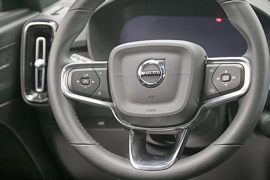 2023 VOLVO C40 - Image 24